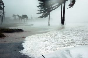 hurricane-making-landfall-at-key-west-300x199